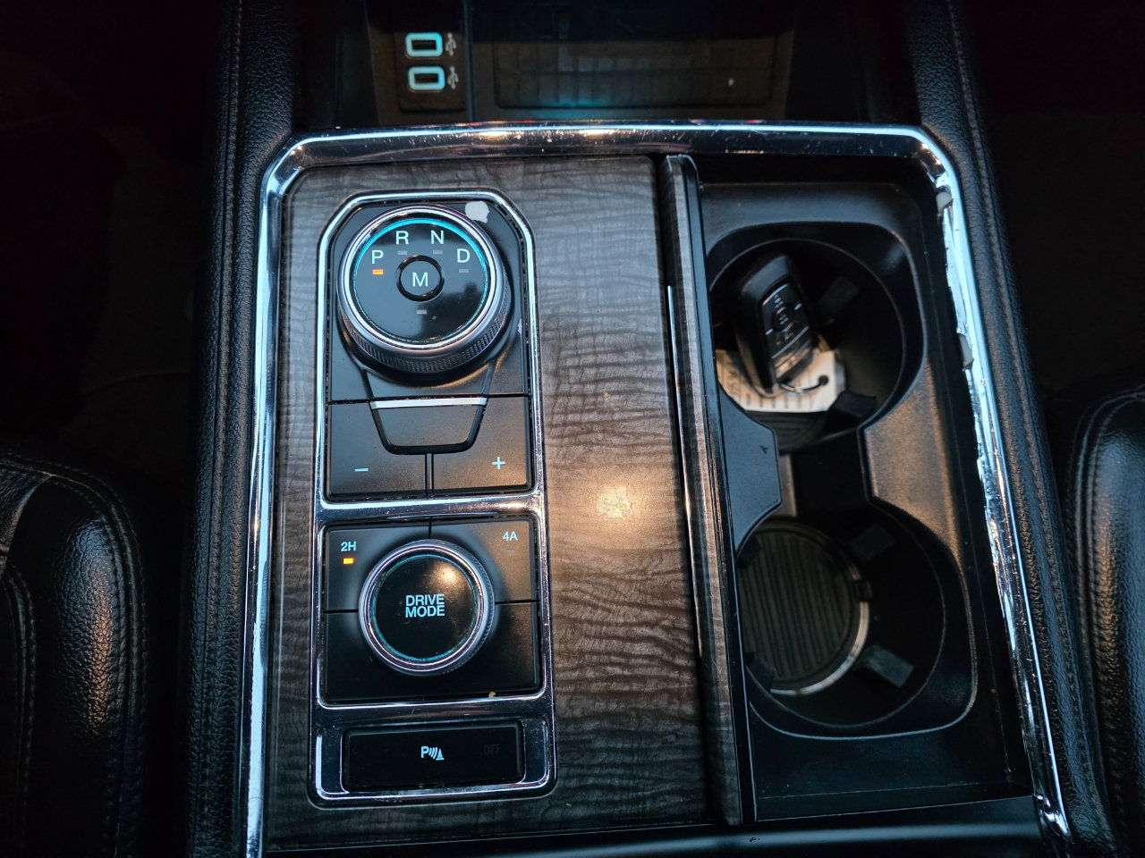 Used 2018 Ford Expedition Limited image 23