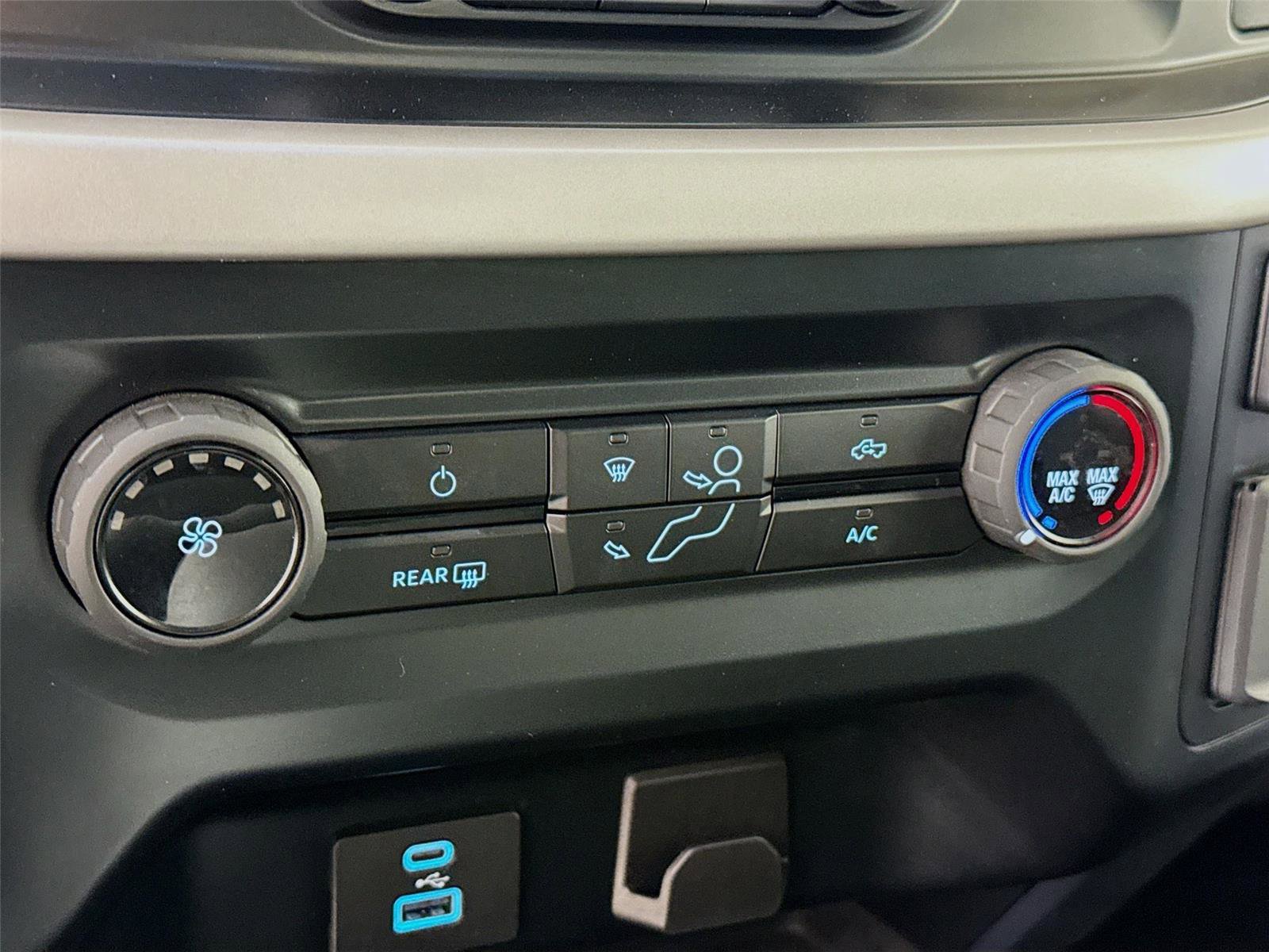 Used 2023 Ford F150 XLT AWD/4WD image 9
