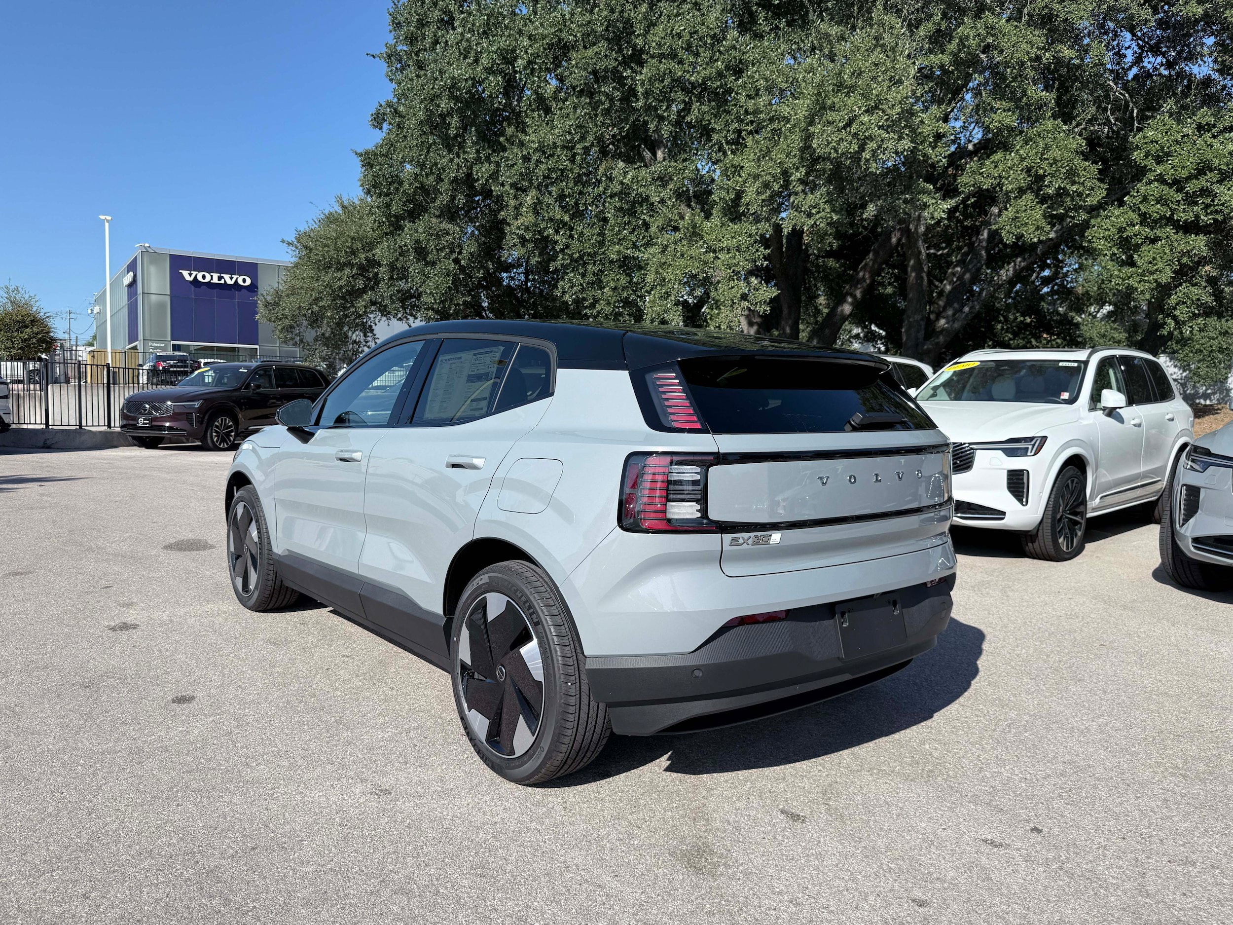 New 2026 Volvo EX30 Plus w/ Protection Package Premier AWD/4WD image 4