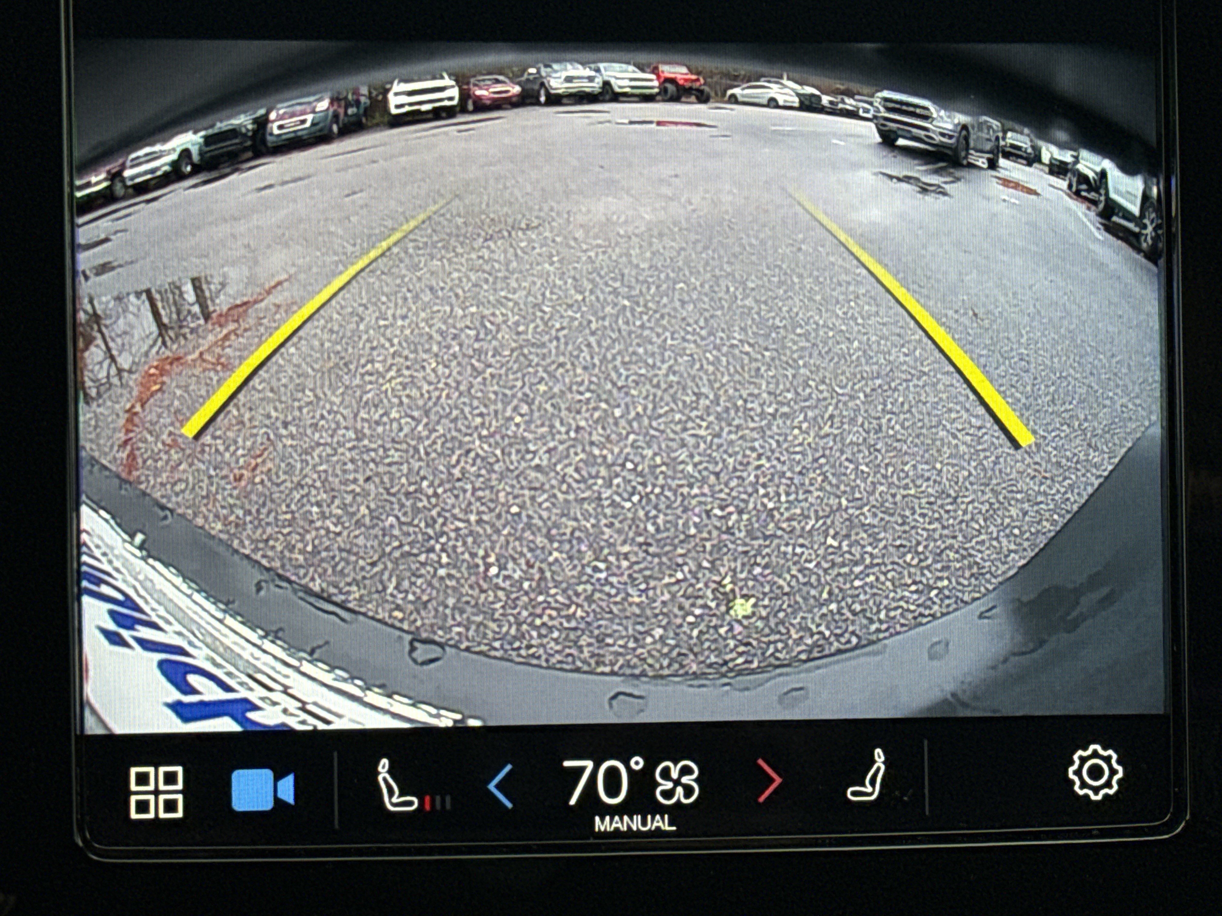 Used 2023 Volvo XC40 Recharge Core image 24