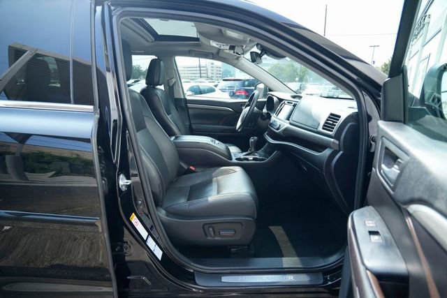 Used 2017 Toyota Highlander Limited image 20