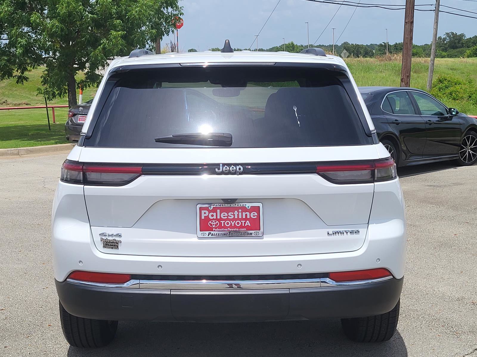 Used 2023 Jeep Grand Cherokee Limited image 5