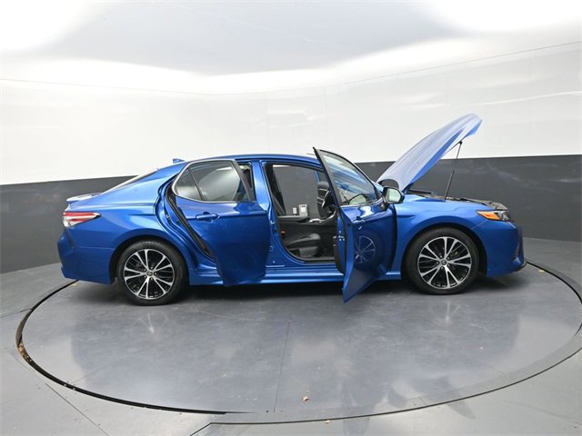 Used 2020 Toyota Camry SE image 32