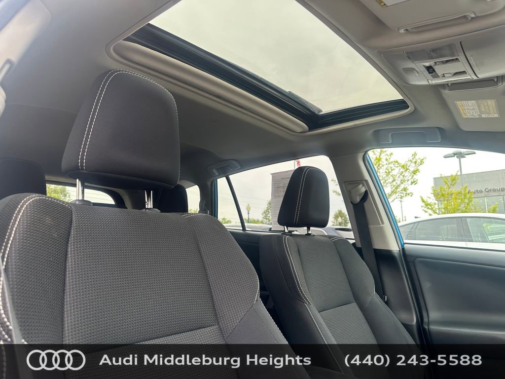 Used 2018 Toyota RAV4 XLE AWD/4WD image 30