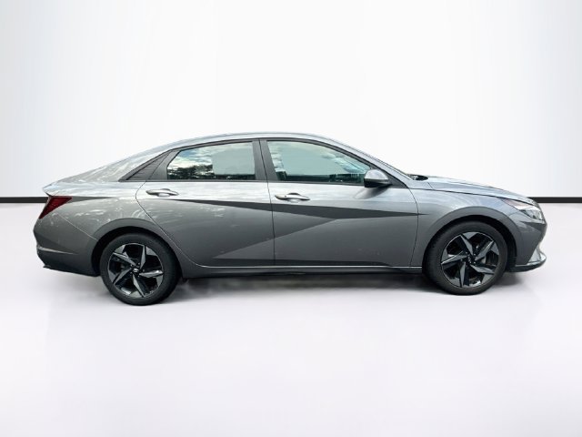 Used 2023 Hyundai Elantra SEL w/ Convenience Package FWD image 9