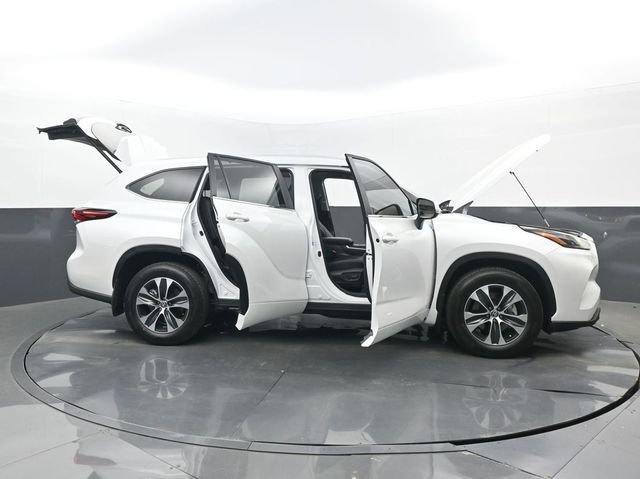 Used 2026 Toyota Highlander XLE image 34