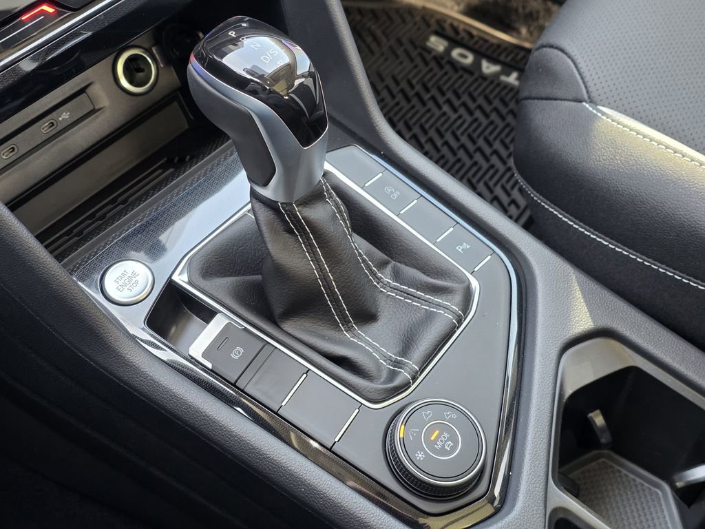 New 2026 Volkswagen Taos SEL image 15