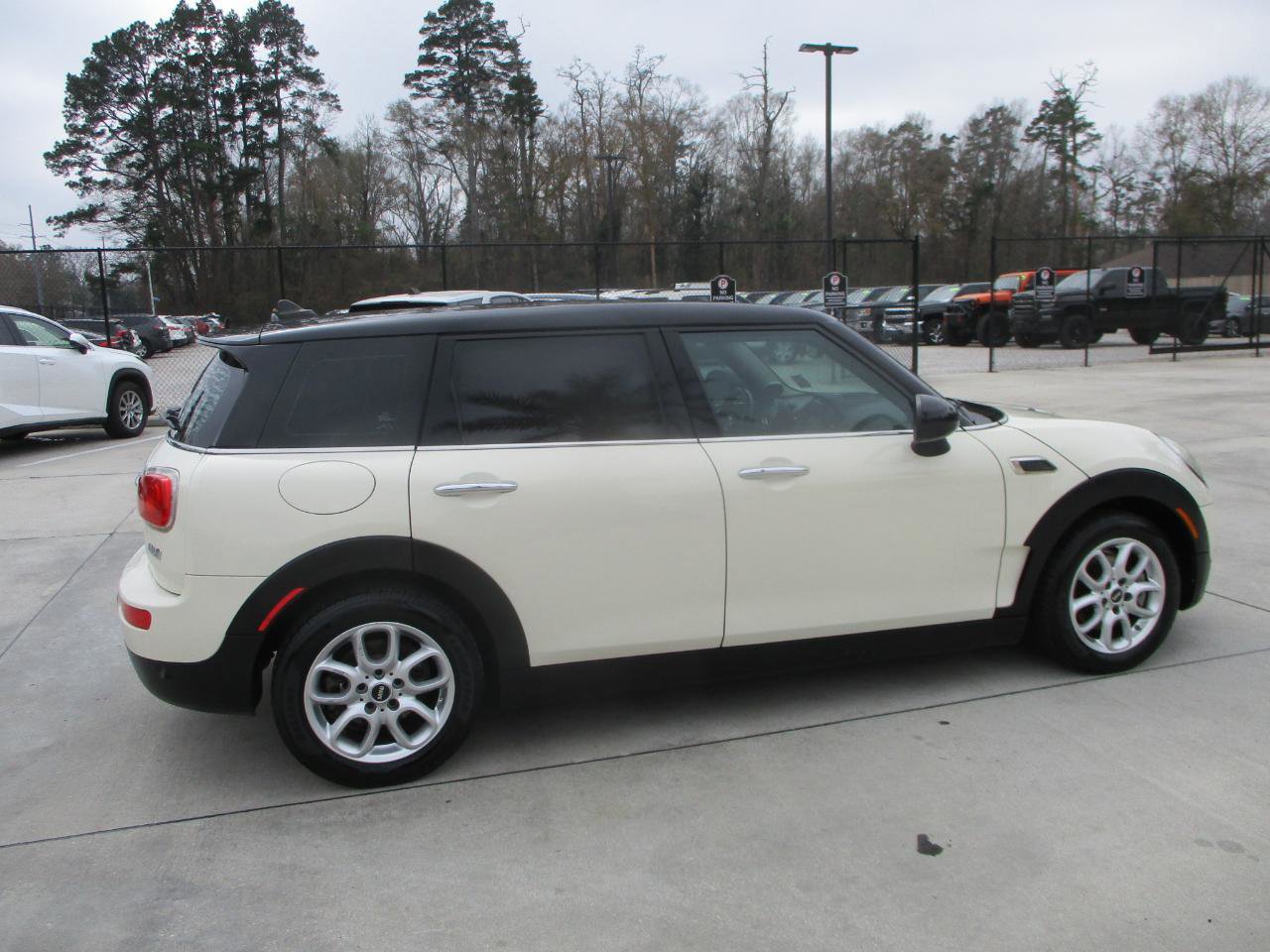Used 2016 MINI Cooper Clubman image 7