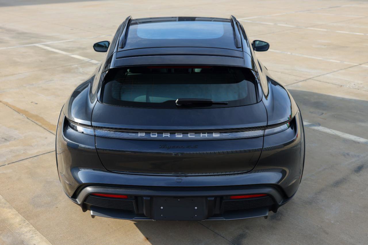 Used 2023 Porsche Taycan 4S AWD/4WD image 11