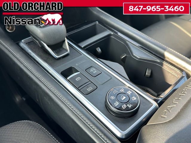 Used 2024 Nissan Pathfinder SL w/ SL Premium Package image 16