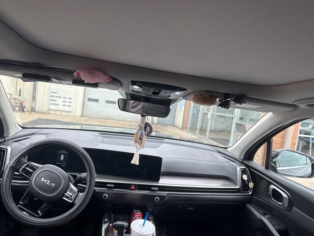 Used 2024 Kia Sorento S w/ Panoramic Sunroof Package image 12