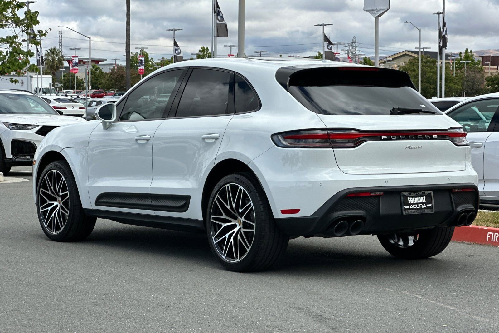 Used 2023 Porsche Macan Turbo AWD/4WD image 6