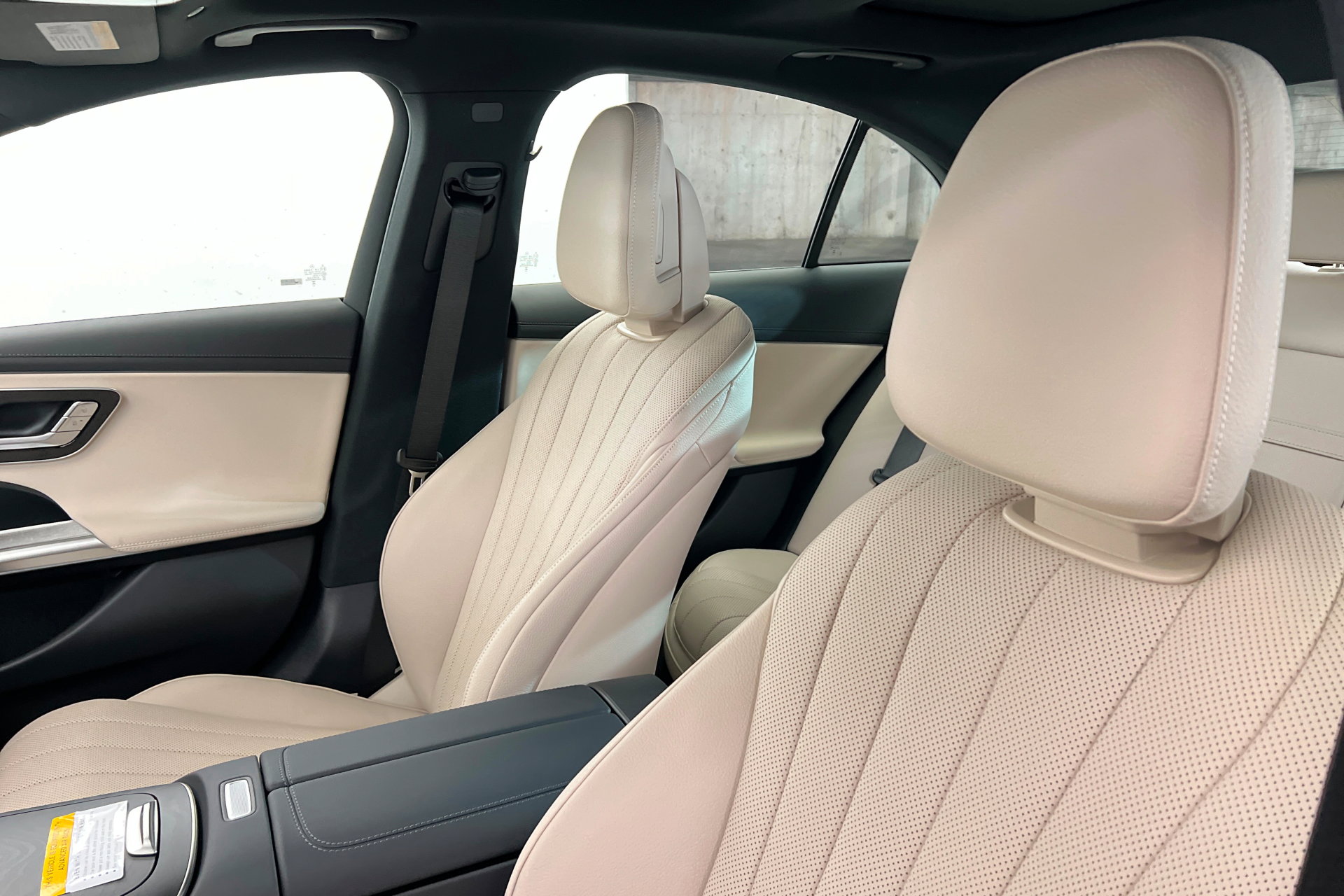 New 2026 Mercedes-Benz E 350 4MATIC Sedan image 16