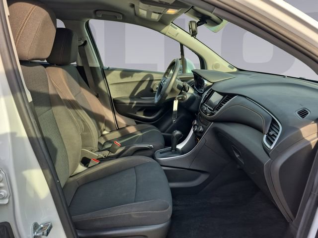 Certified 2021 Chevrolet Trax LS w/ Tint and Cruise Package image 17