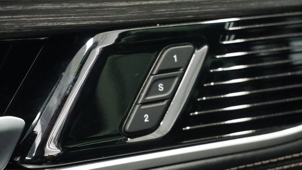 Used 2023 Jeep Wagoneer Series III w/ Premium Group I image 26