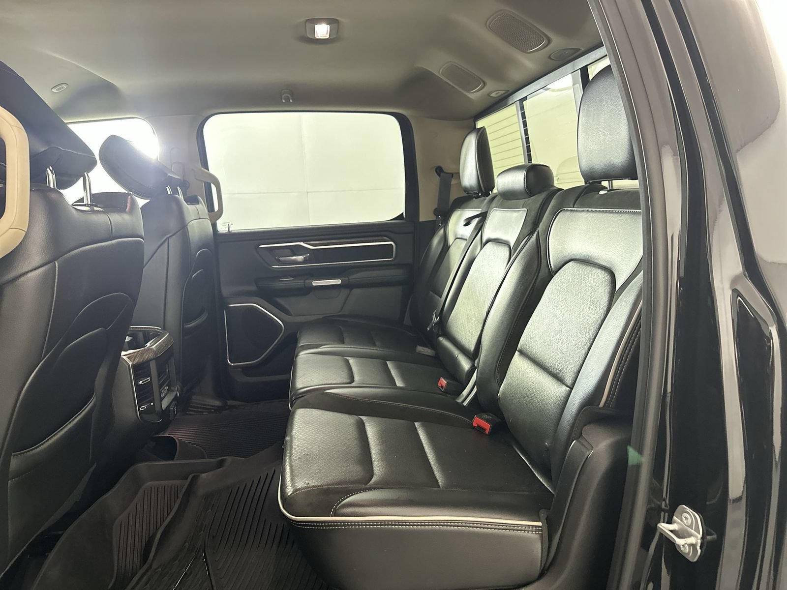 Used 2019 RAM 1500 Laramie AWD/4WD image 23