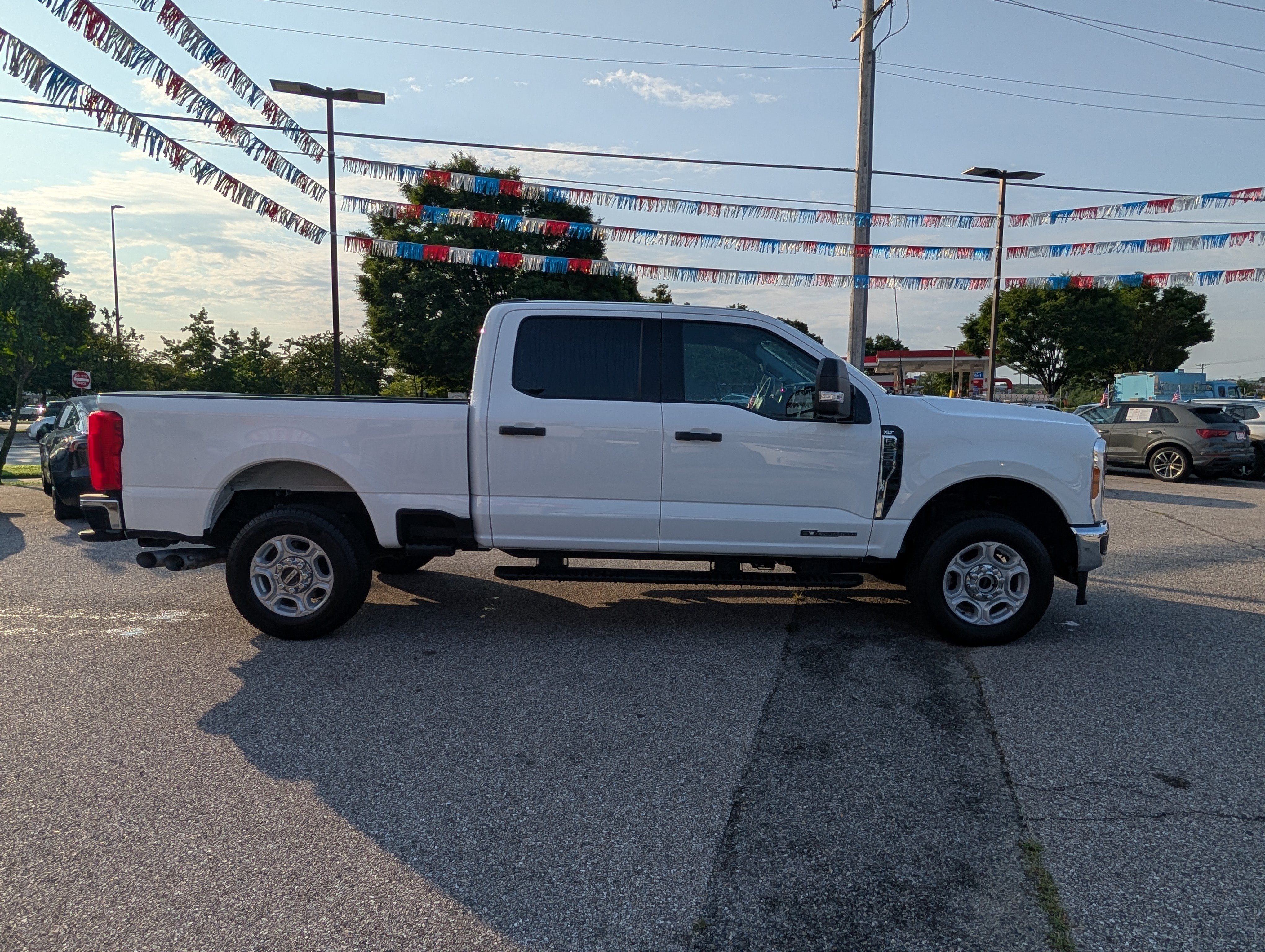Used 2025 Ford F250 XLT AWD/4WD image 2