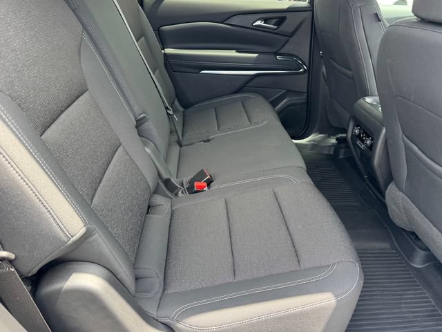 Used 2026 Chevrolet Traverse LT w/ LPO, Floor Liner Package FWD image 7
