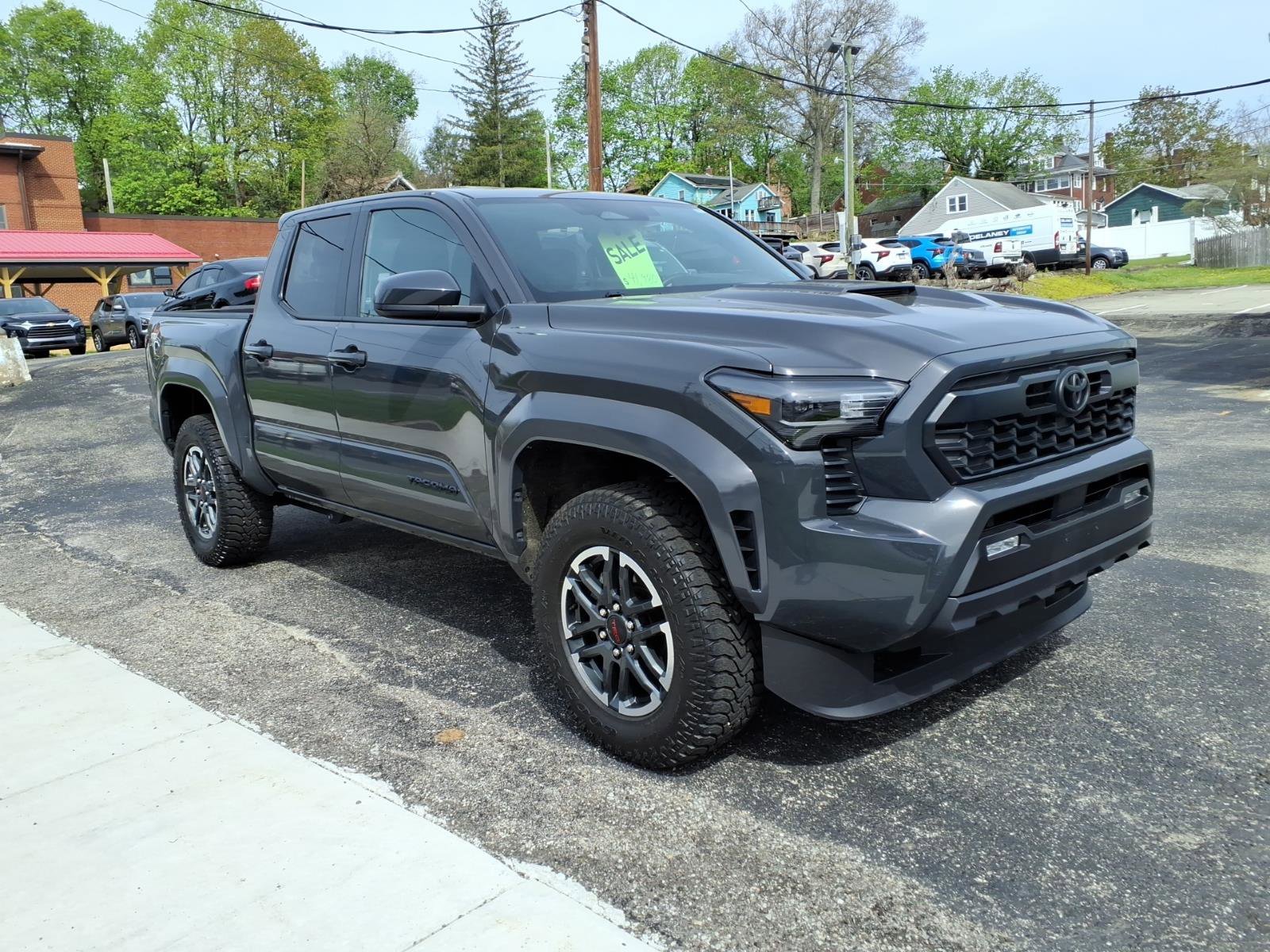 Used 2025 Toyota Tacoma TRD Sport image 1