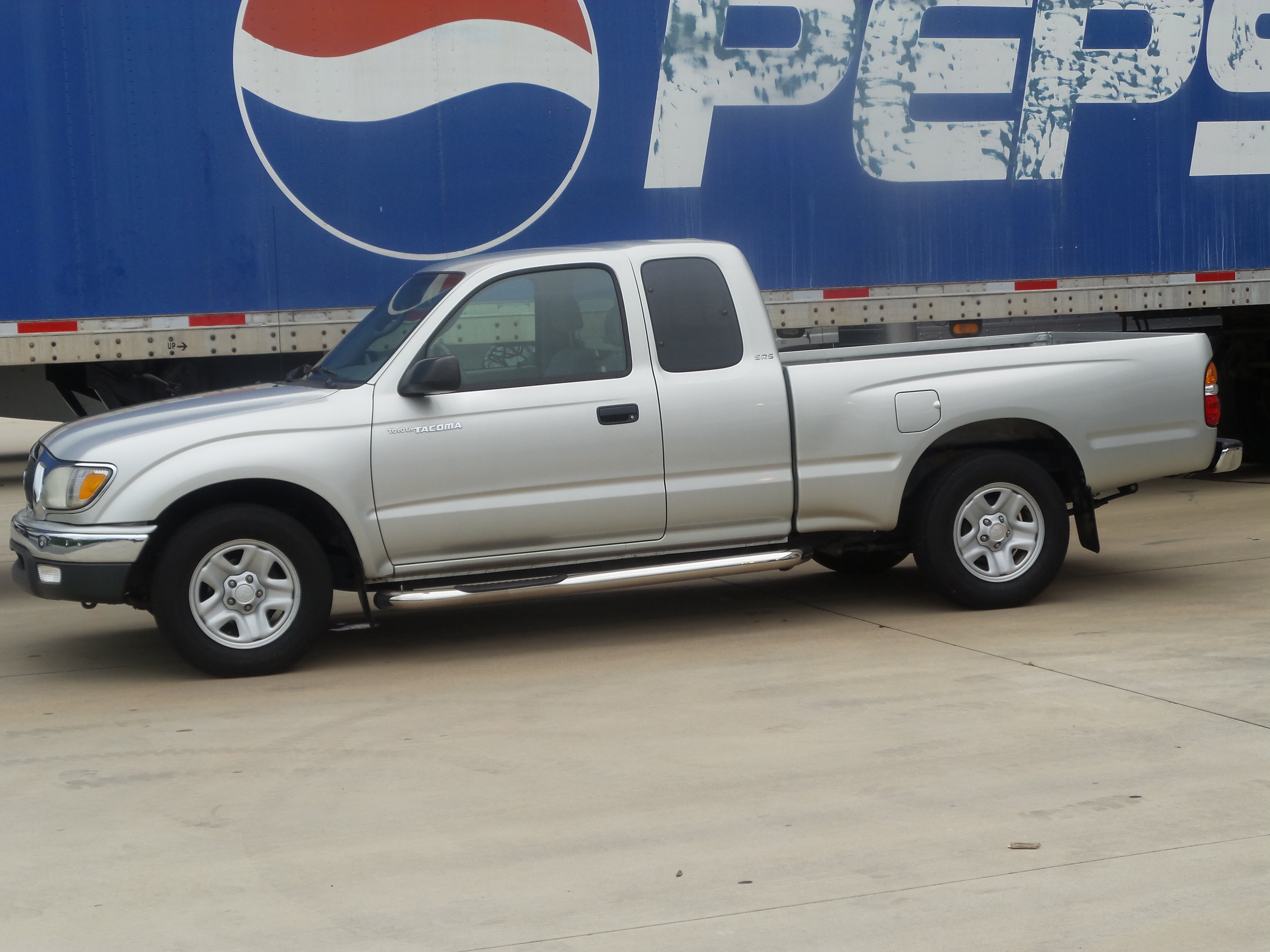 Used 2004 Toyota Tacoma 2WD Xtracab image 2