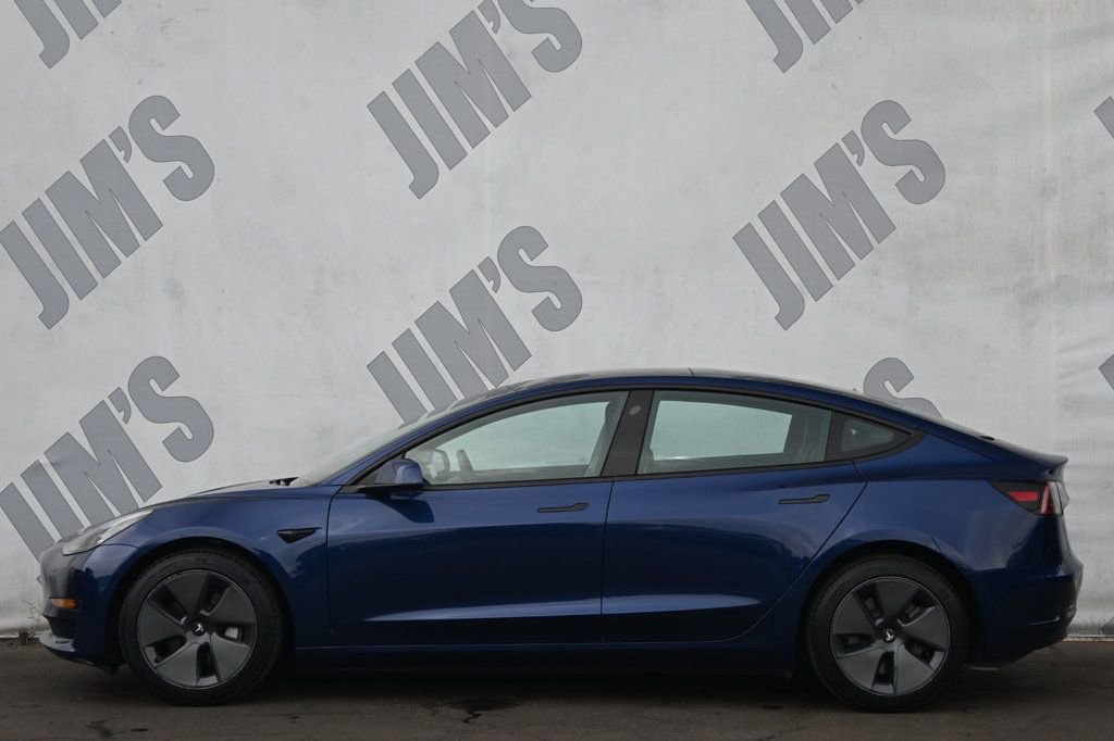 Used 2023 Tesla Model 3 Standard Range image 4