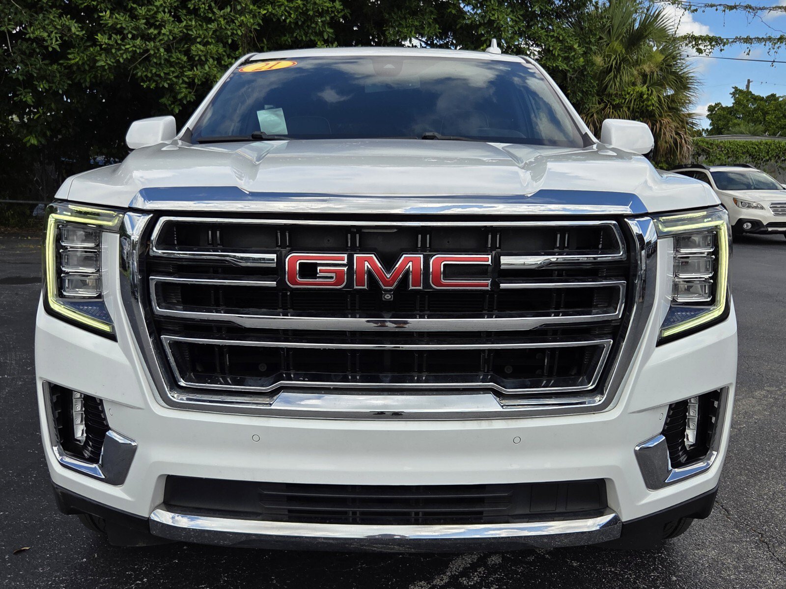 Certified 2021 GMC Yukon XL SLT w/ SLT Premium Package AWD/4WD image 8