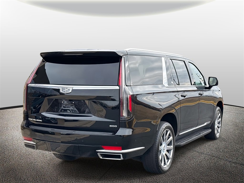 Used 2022 Cadillac Escalade ESV Premium Luxury Platinum image 2