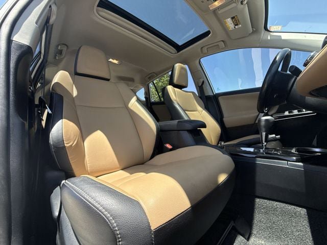Used 2018 Toyota RAV4 Limited w/ Advanced Technology Package AWD/4WD image 25