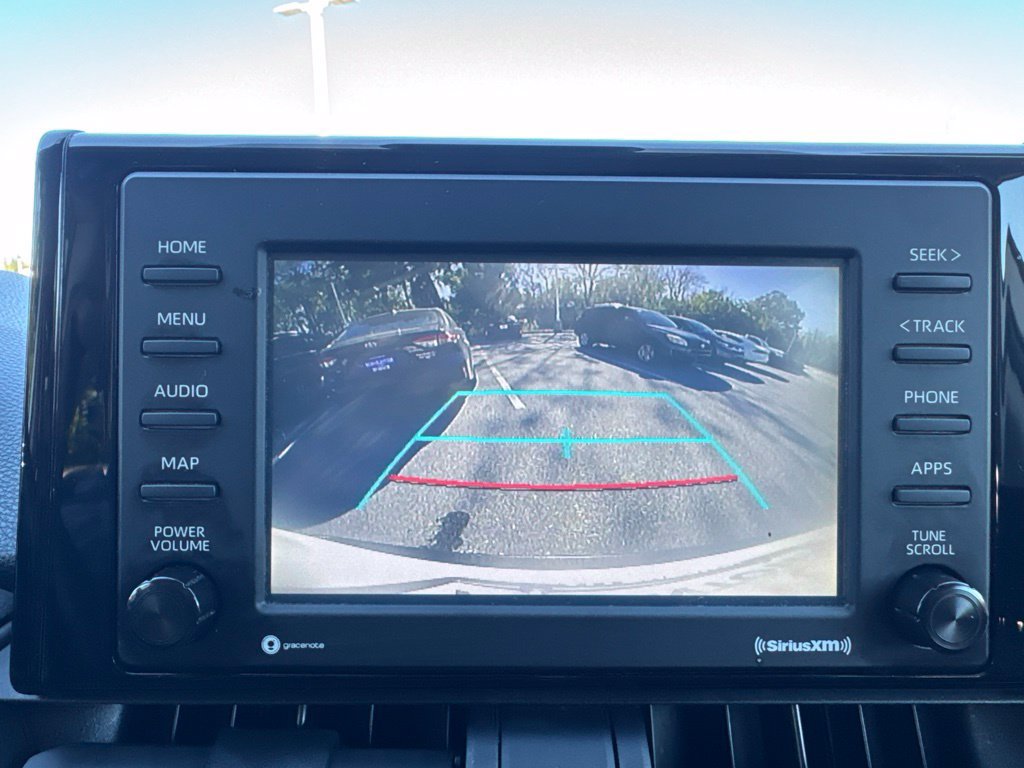 Used 2020 Toyota RAV4 LE FWD image 27