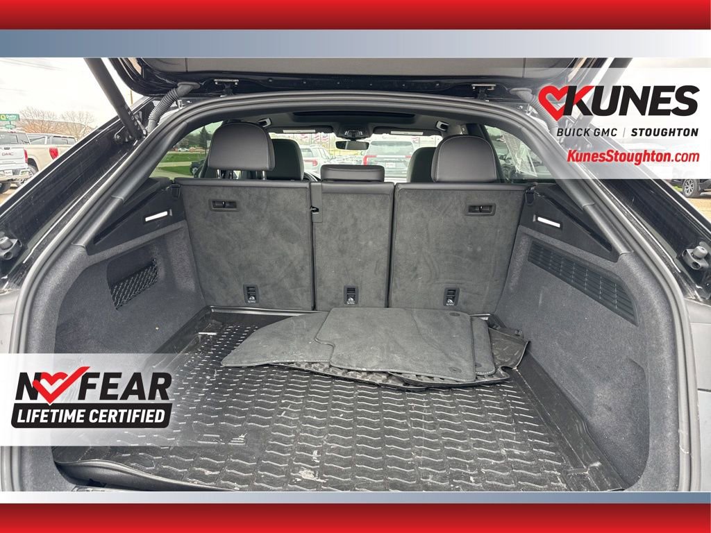 Used 2024 Audi Q8 Premium Plus w/ Premium Plus Package image 19