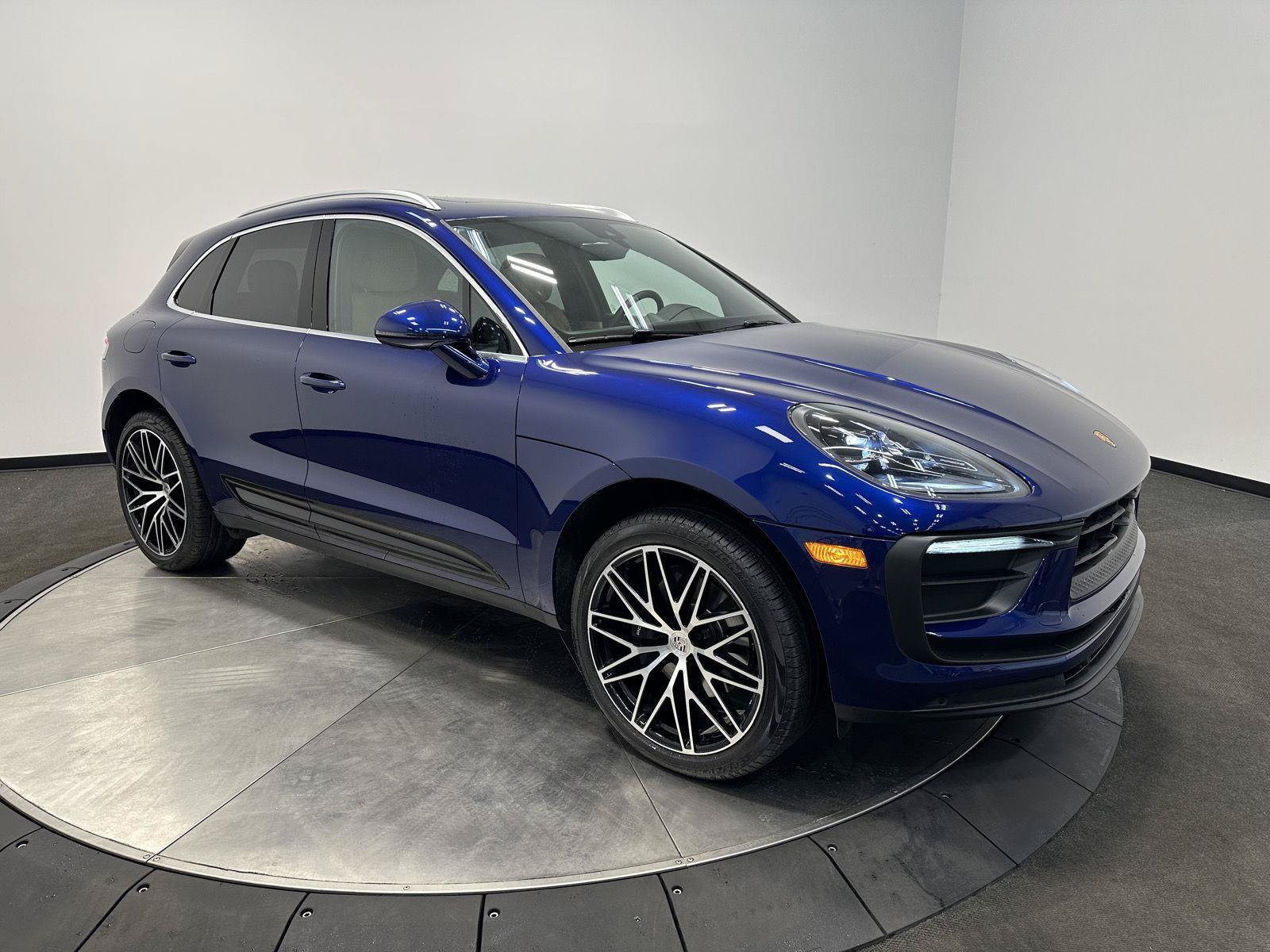 Certified 2026 Porsche Macan AWD/4WD image 10