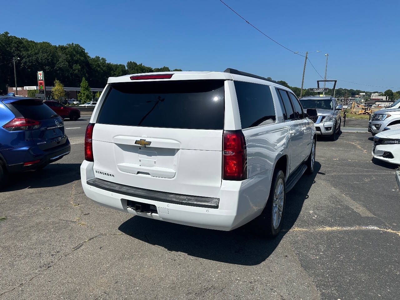 Used 2015 Chevrolet Suburban LT RWD image 8