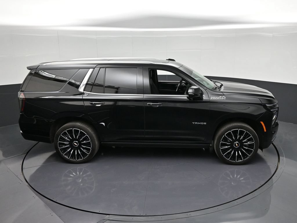 Used 2025 Chevrolet Tahoe High Country AWD/4WD image 18