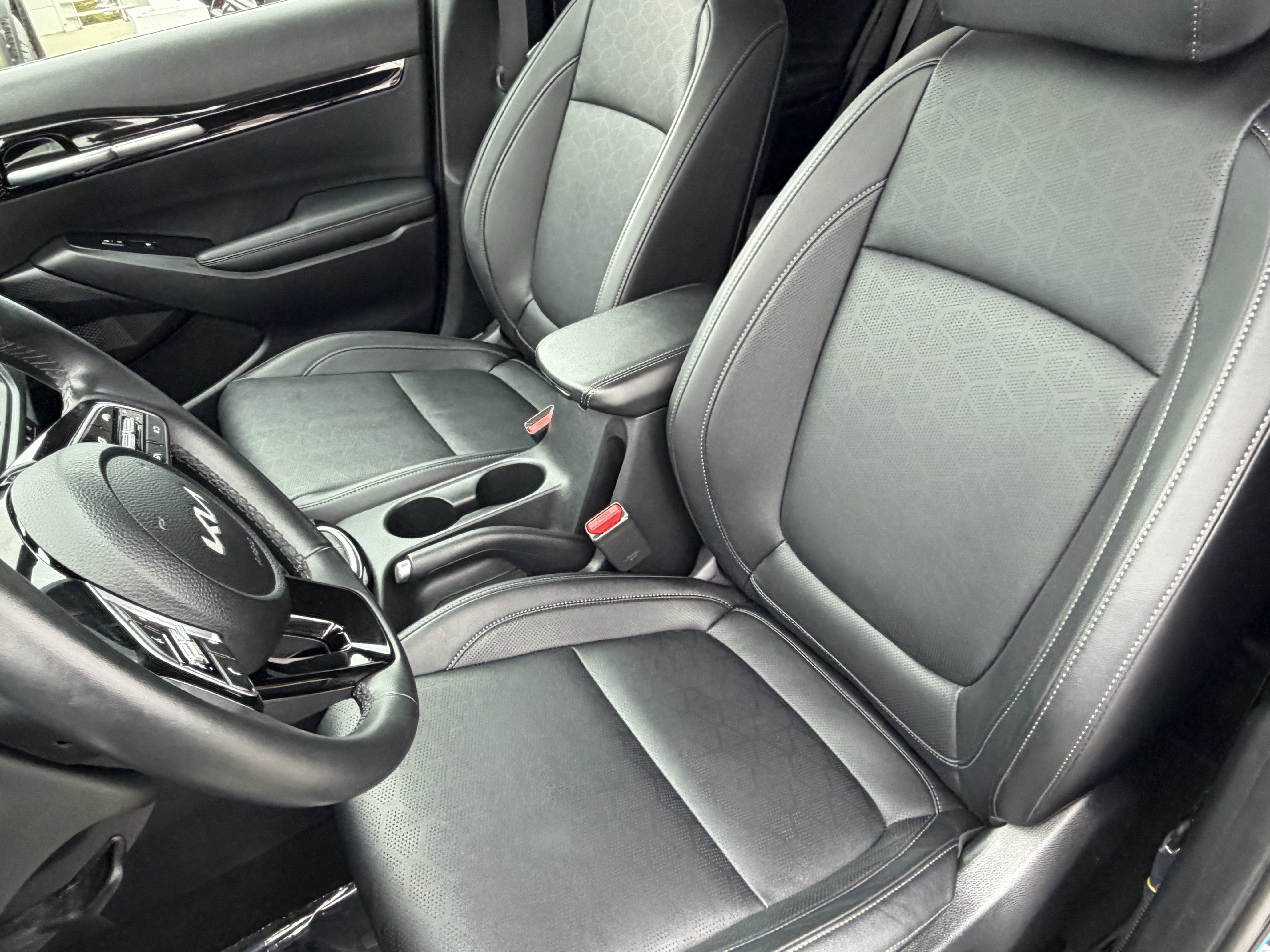 Used 2025 Kia Seltos EX w/ EX Sunroof Package FWD image 28