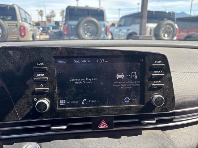 Used 2021 Hyundai Elantra SEL w/ Convenience + Premium Package image 9