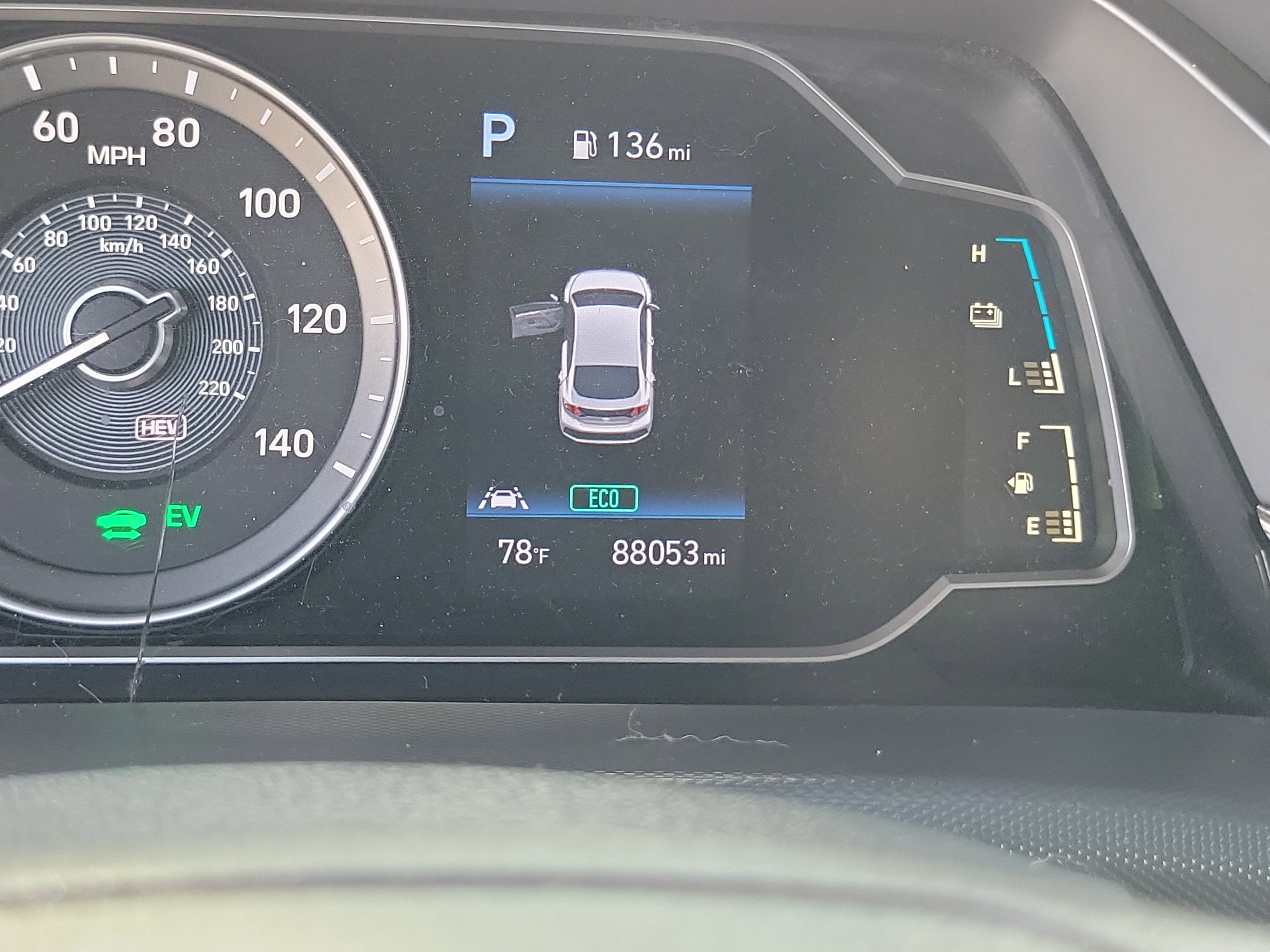 Used 2022 Hyundai Ioniq SE FWD image 12