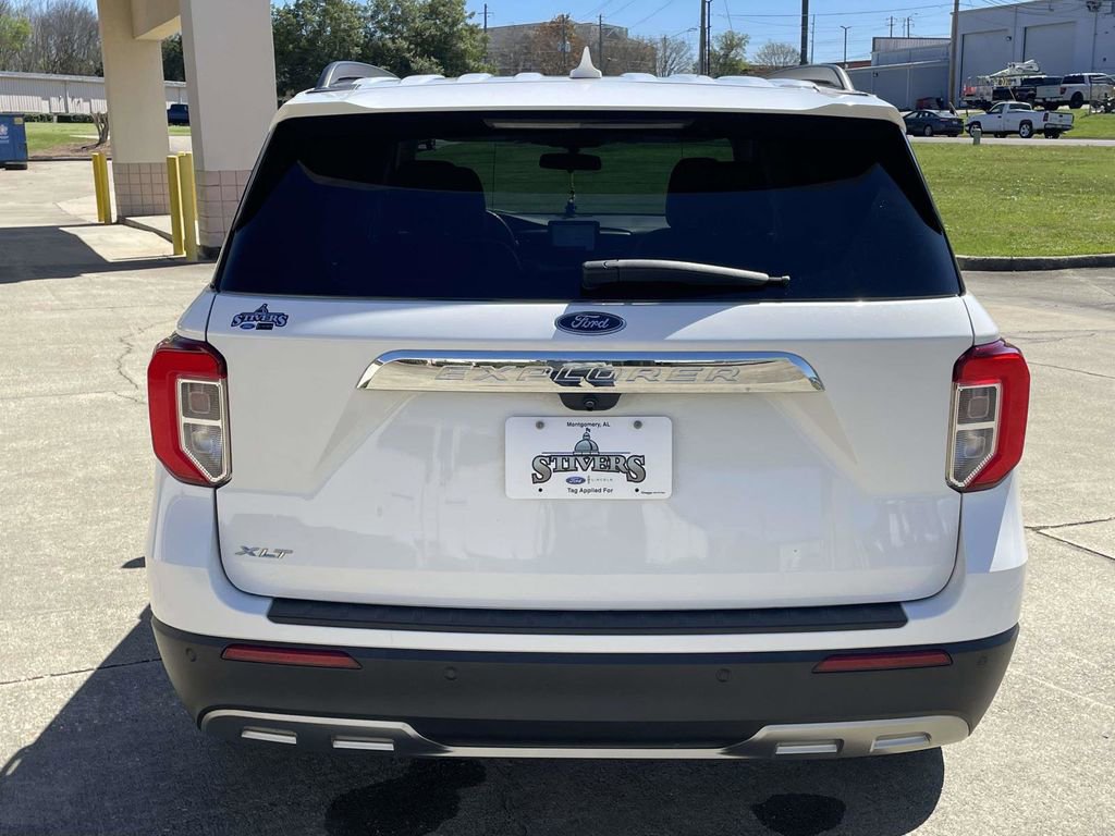 Used 2022 Ford Explorer XLT w/ Equipment Group 202A image 4