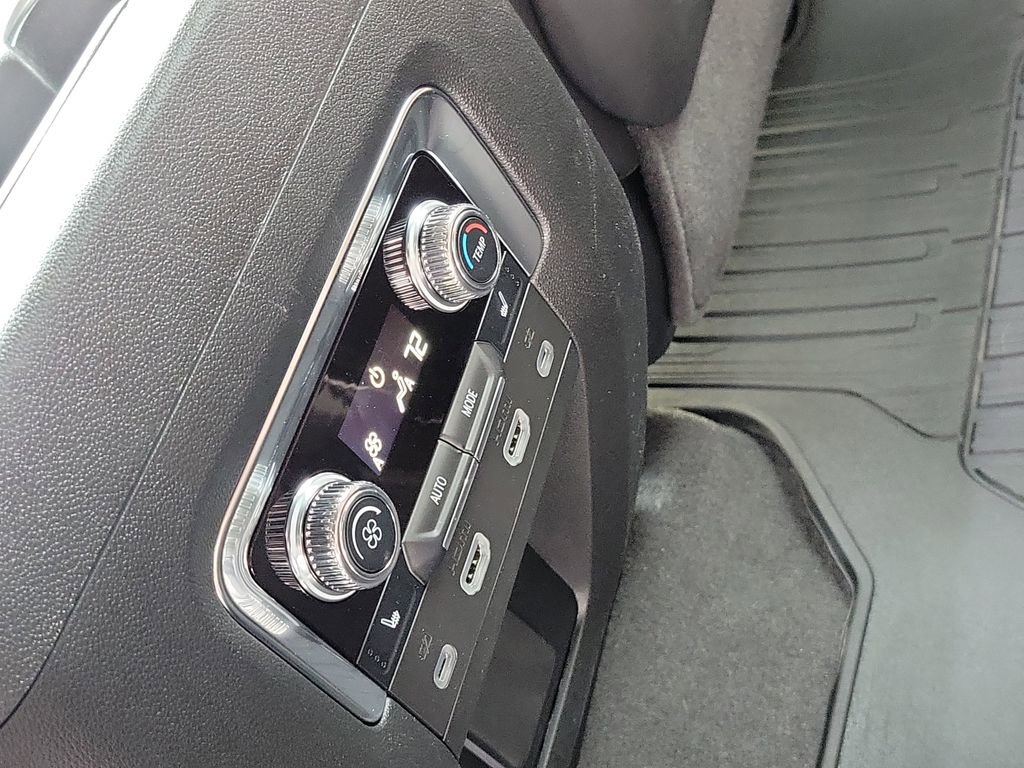 Used 2024 GMC Yukon Denali Ultimate image 28