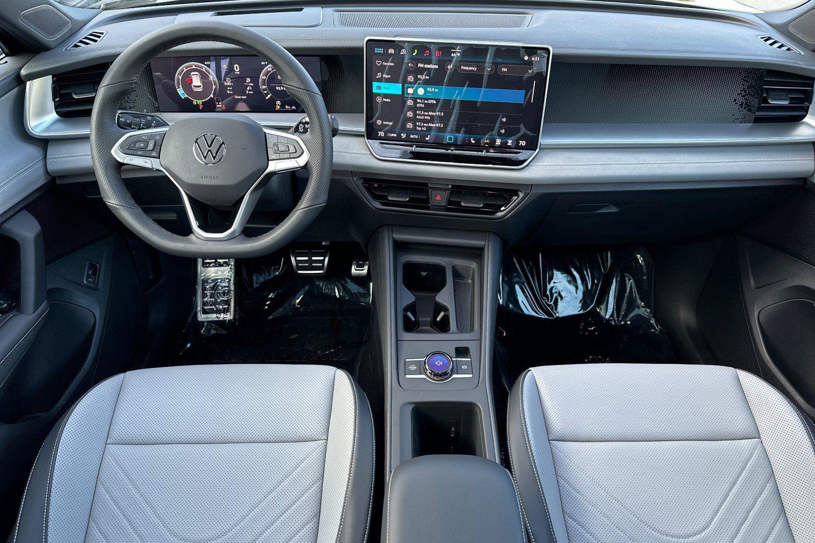 New 2026 Volkswagen Tiguan SE R-Line image 12