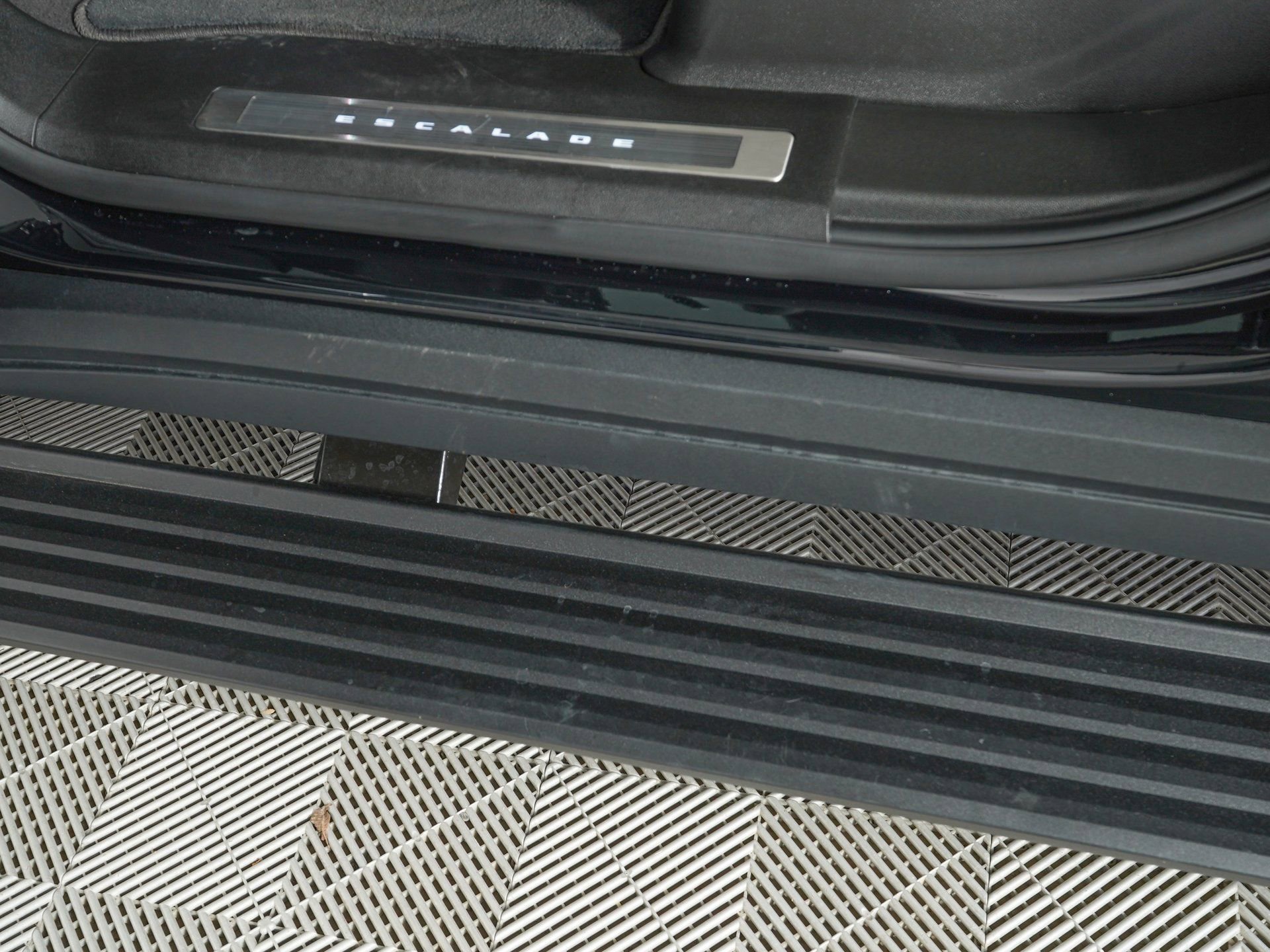 Used 2026 Cadillac Escalade ESV V image 19