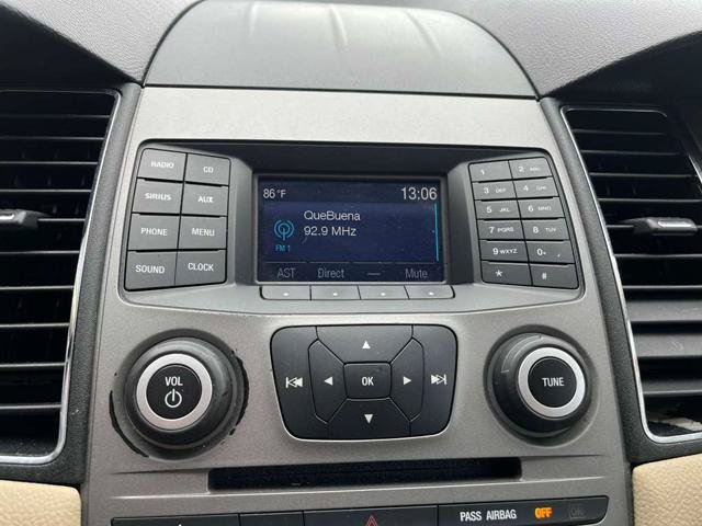 Used 2016 Ford Taurus SE FWD image 27