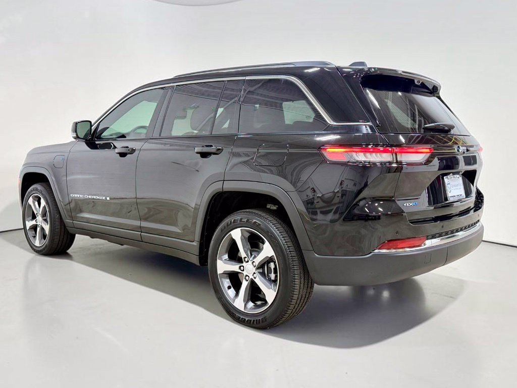 Used 2022 Jeep Grand Cherokee Limited 4xe w/ Luxury Tech Group II AWD/4WD image 18