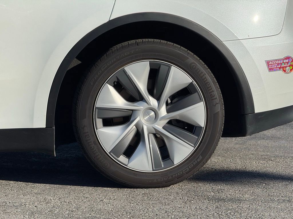 Used 2023 Tesla Model Y Long Range image 3