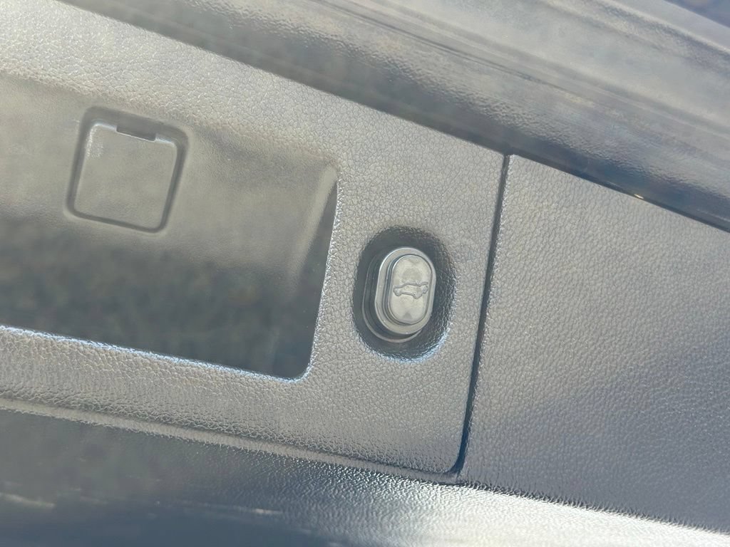 Used 2016 GMC Yukon SLT RWD image 10