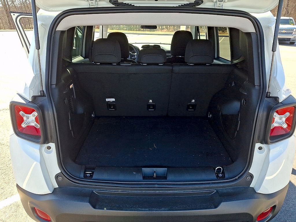 Used 2023 Jeep Renegade Latitude image 29