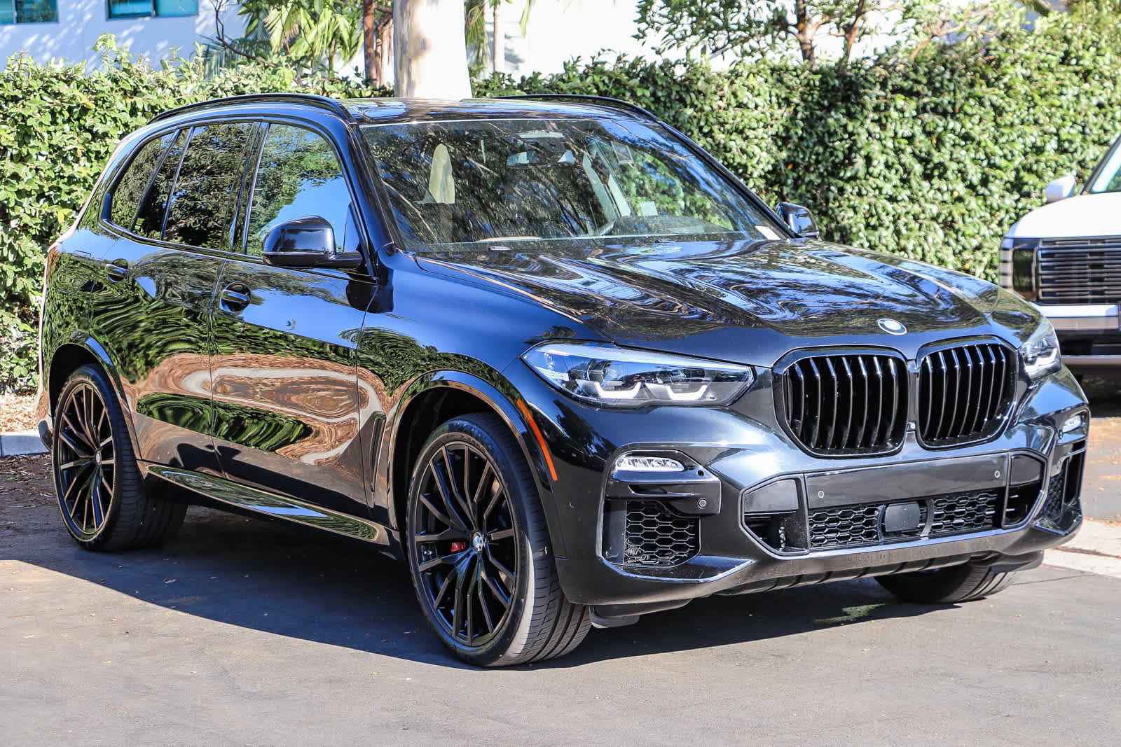 Used 2021 BMW X5 sDrive40i w/ M Sport Package RWD image 3