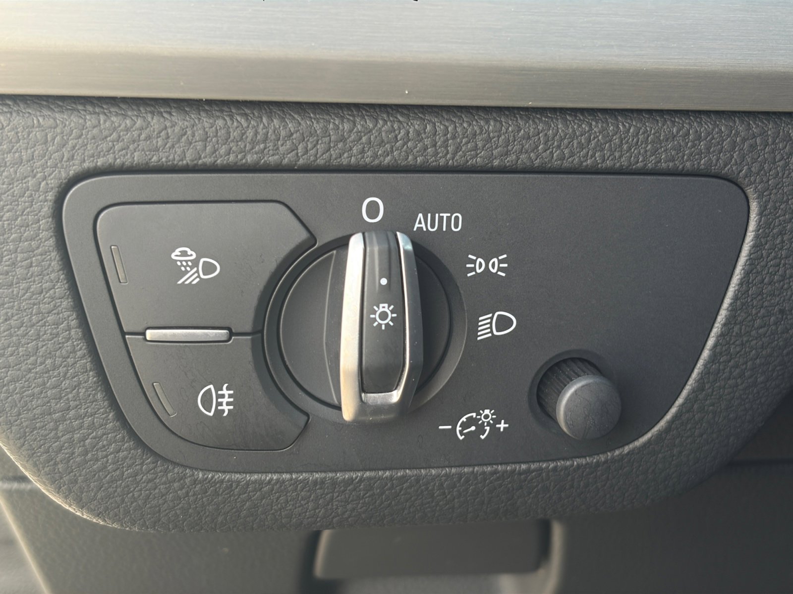 Used 2020 Audi SQ5 Premium Plus w/ Premium Plus Package image 34