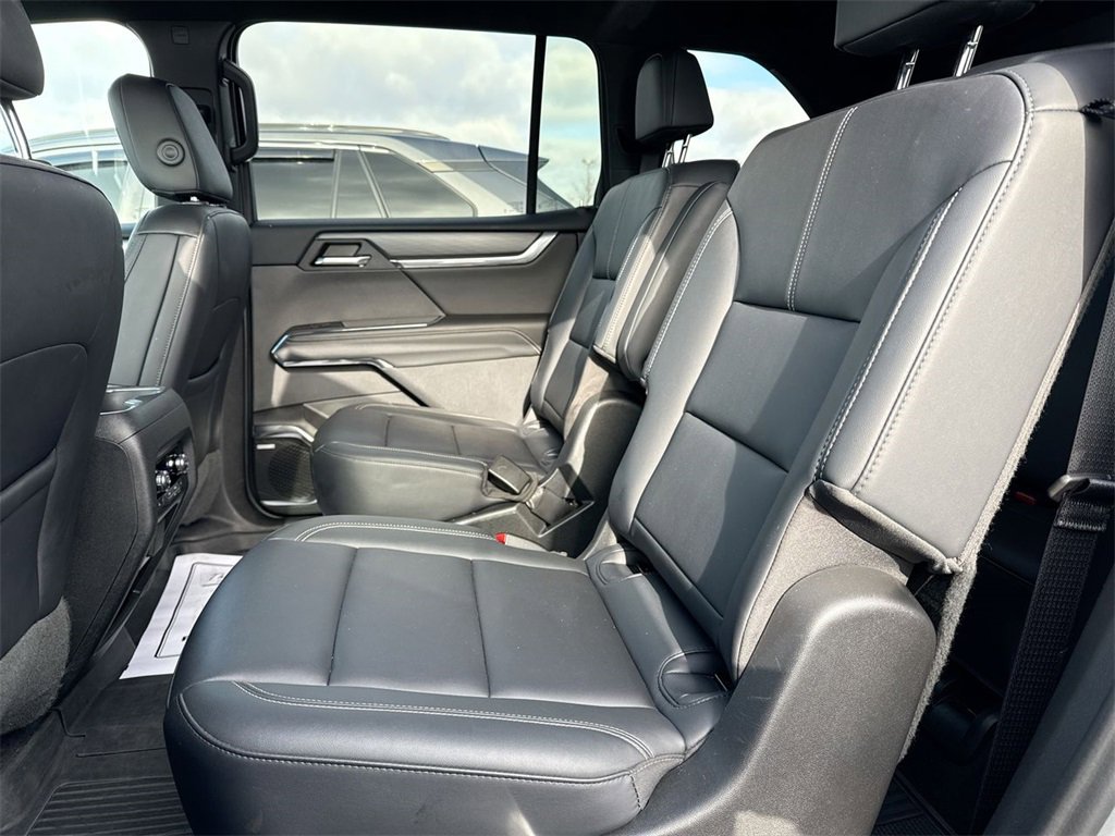 Used 2024 GMC Acadia Elevation w/ Luxury Package image 12