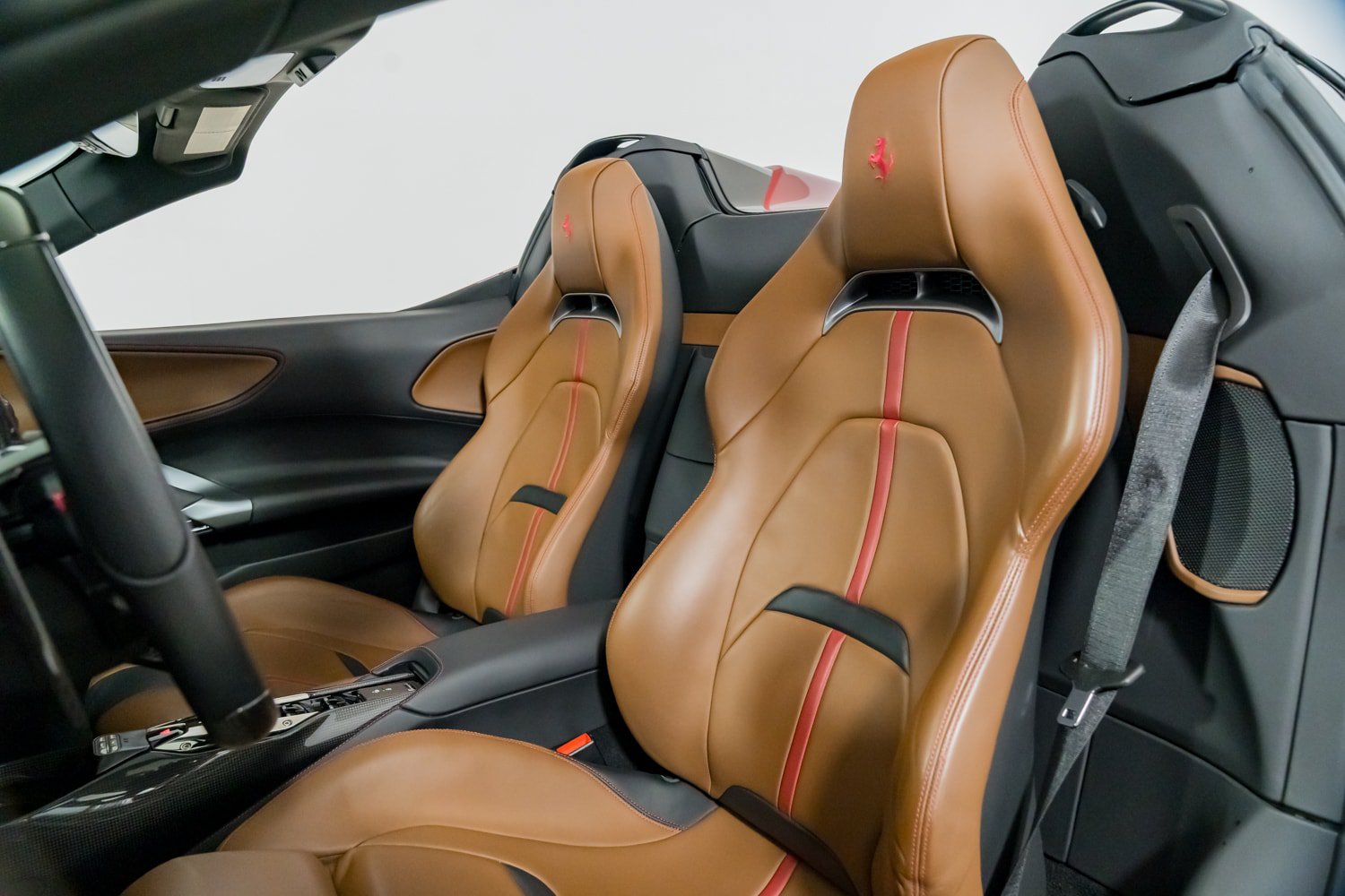 Used 2023 Ferrari SF90 Spider AWD/4WD image 34