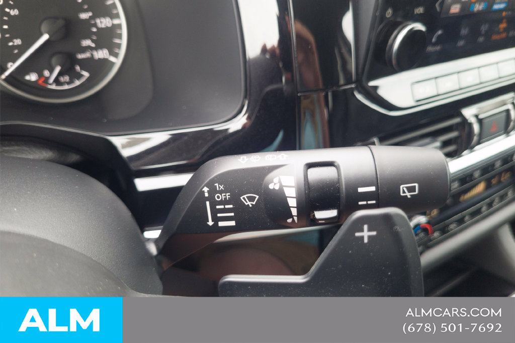 Used 2025 Nissan Pathfinder SL AWD/4WD image 33